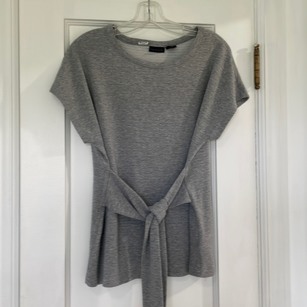 Tahari large grey ribbed shirt with tie